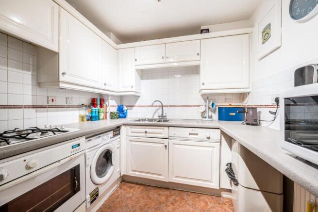 1386131-11-692e3c...