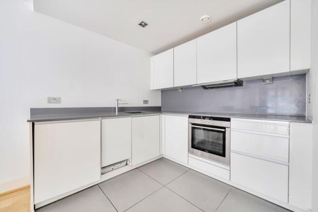 1394697-12-697265...