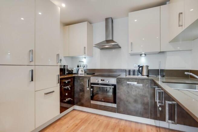 48101_1162147_IMG...