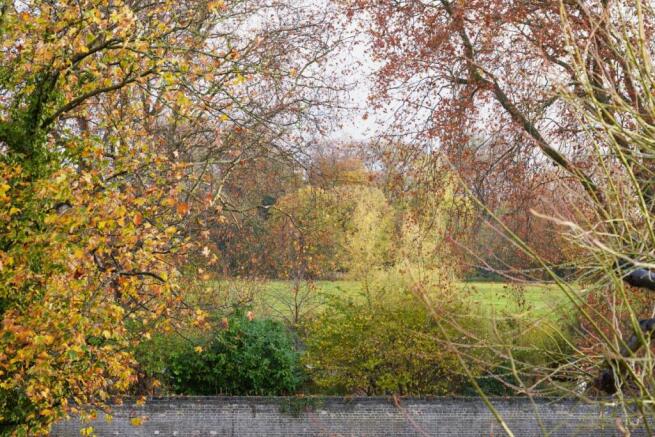 9 Maze Hill Lodge...