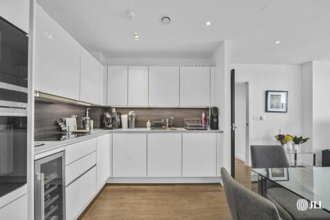 Skyline Apartments, Devan Grove, N4