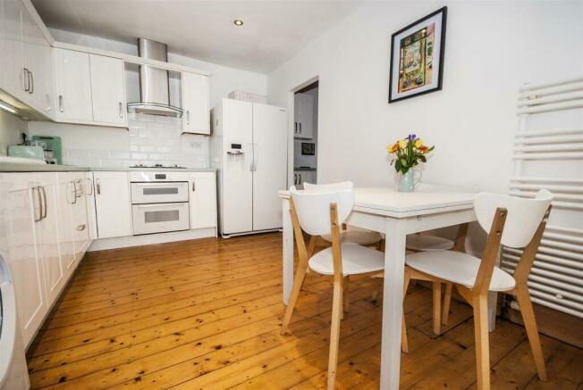 Kitchen/Breakfast Area