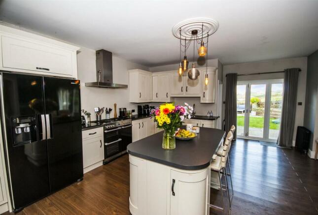 Open Plan Kitchen/Breakfast Area & Family Room