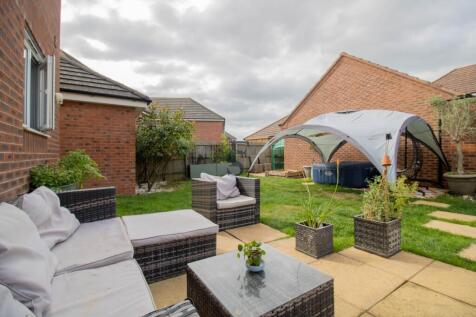 Holly Close, Leicester