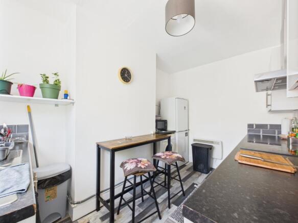 CAM03062G0-PR0176-STILL001