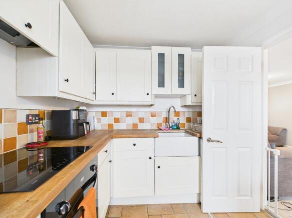 CAM01740G0-PR0500-STILL005