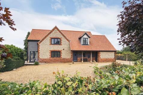 Chain Free in Tatterford with Habitable Outbuildings