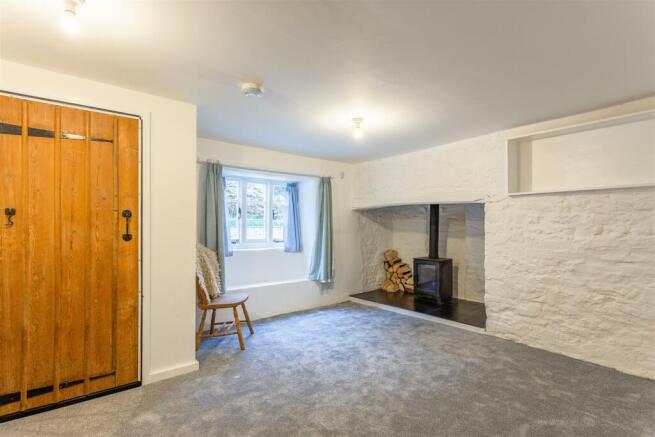 Living Room4.jpg