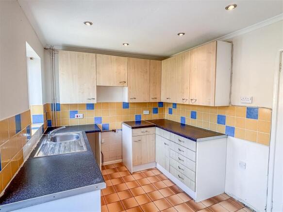Kitchen1.JPG