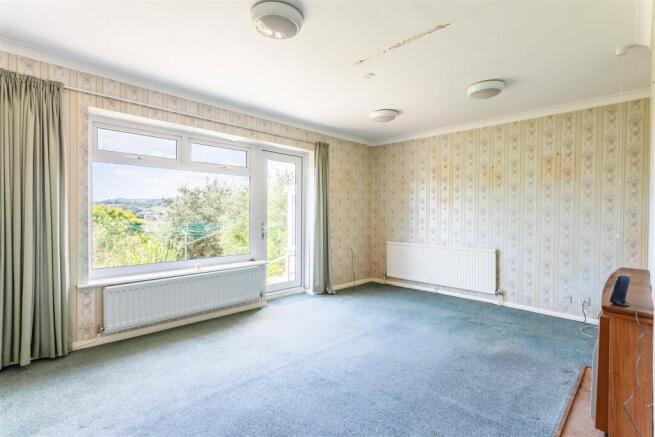 Living Room2.jpg