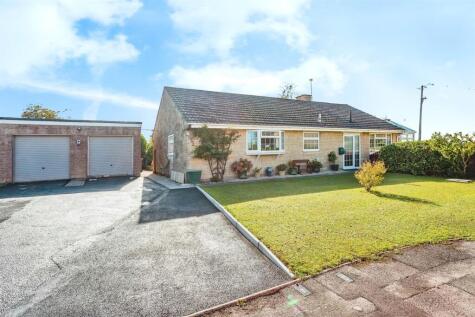 Axe Valley Close, Mosterton