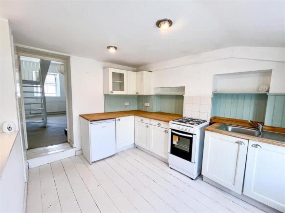 Kitchen.JPG