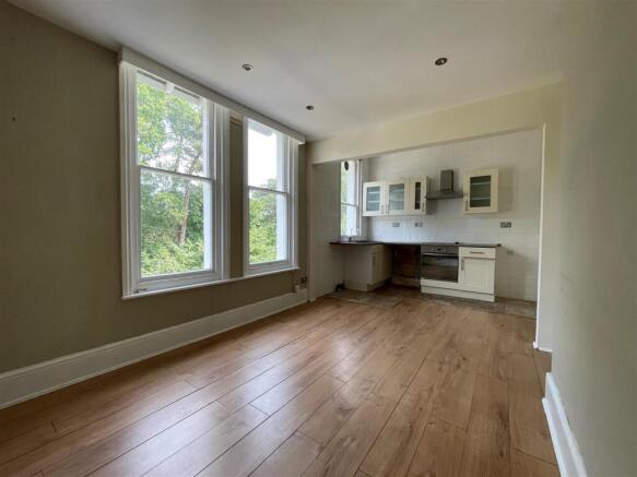 Living room 1.jpg