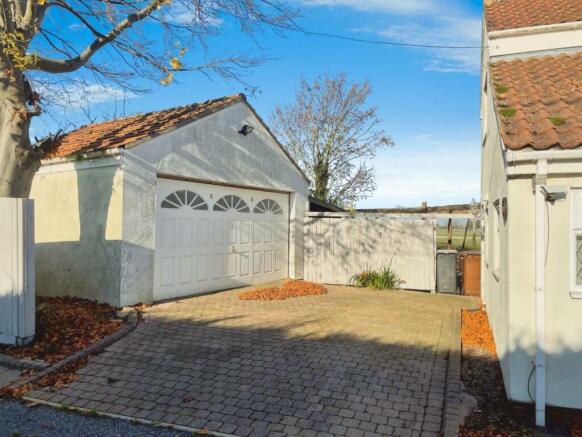 7ea08b33-garage.jpg