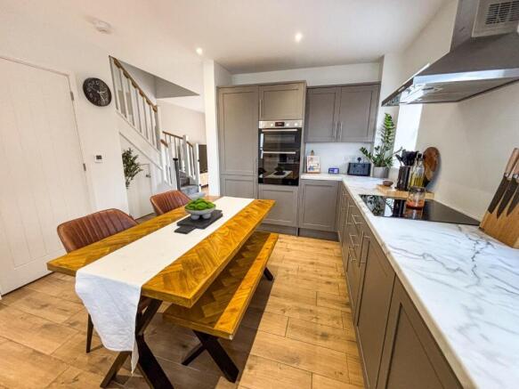 tlc_f6cb01bb-5b5d-452b-8c3e-06f4e79ab62c_f3e1b1b.j