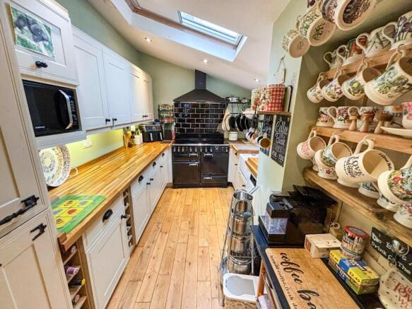 tlc_4759f7e1-0122-49aa-b6d6-e4243e963399_97be987.j