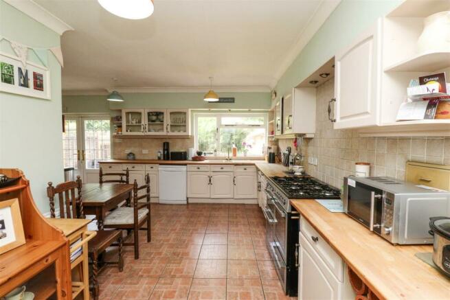 Kitchen/Dining Room