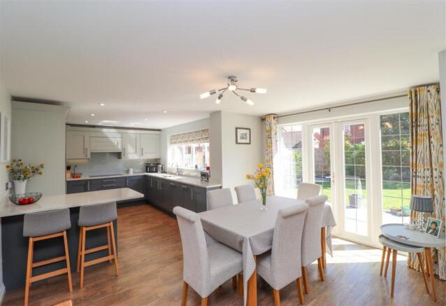 Kitchen/Breakfast Room