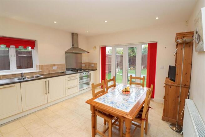 Kitchen/Breakfast Room