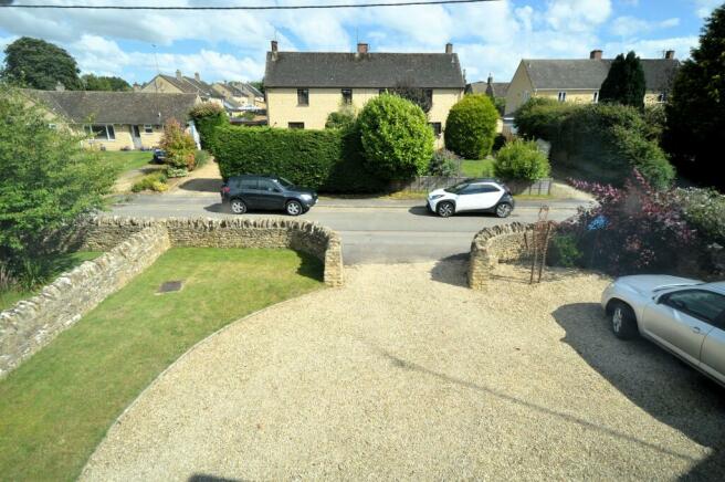 DSC_0126 front garden from large bedroom.JPG