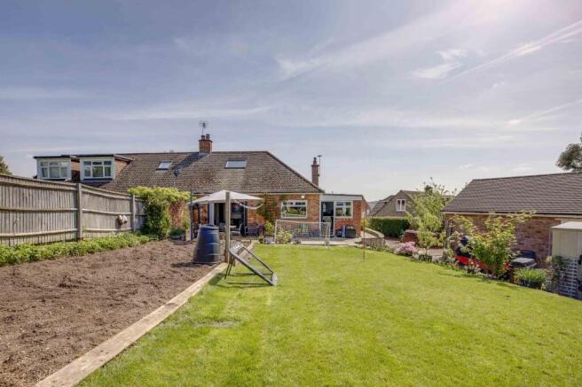 9 Barnhill Close, SL7 3HA (LOW RES)-12