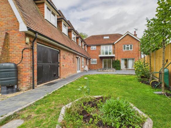 CAM02119G0-PR0453-STILL007