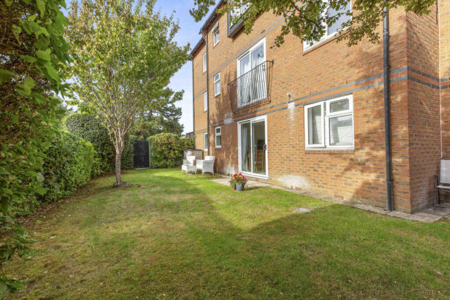 4 Alfred Davis Court, SL7 3EA (LOW RES)-5