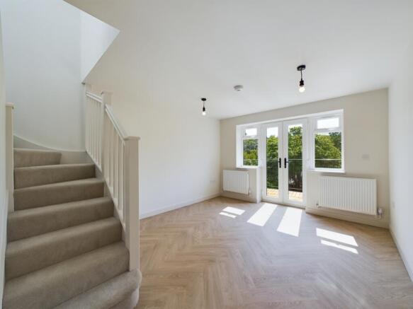 CAM02136G0-PR0070-STILL006