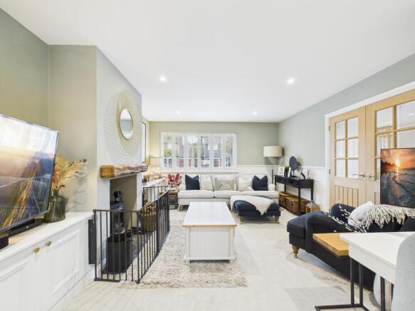 CAM02136G0-PR0478-STILL001