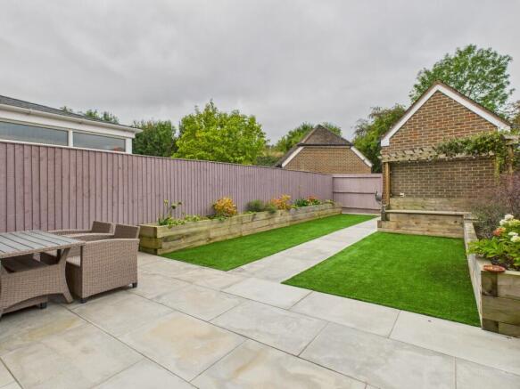 CAM02119G0-PR0476-STILL013