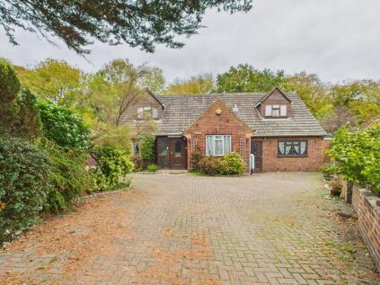 Wilfrids Wood Close, Flackwell Heath, High Wycombe, Buckinghamshire, HP10 9LJ