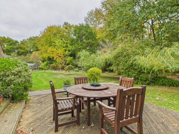 CAM02136G0-PR0483-STILL009