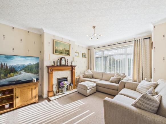 CAM02136G0-PR0484-STILL009