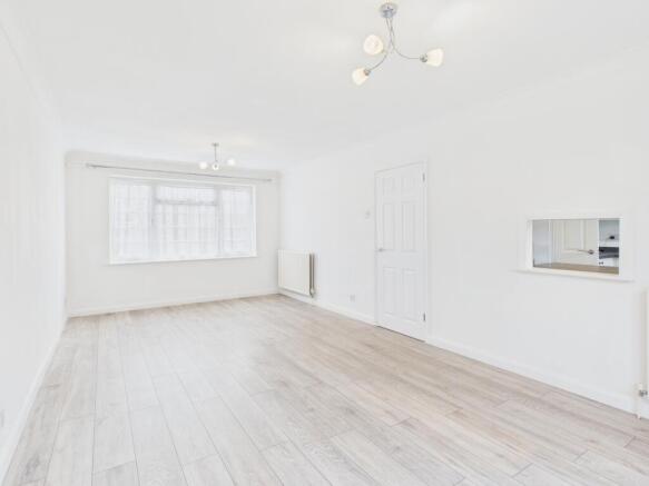 CAM02119G0-PR0490-STILL002