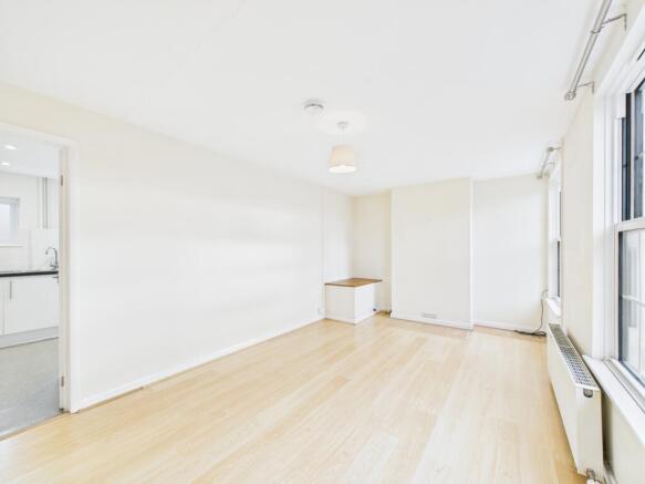 CAM02136G0-PR0493-STILL003