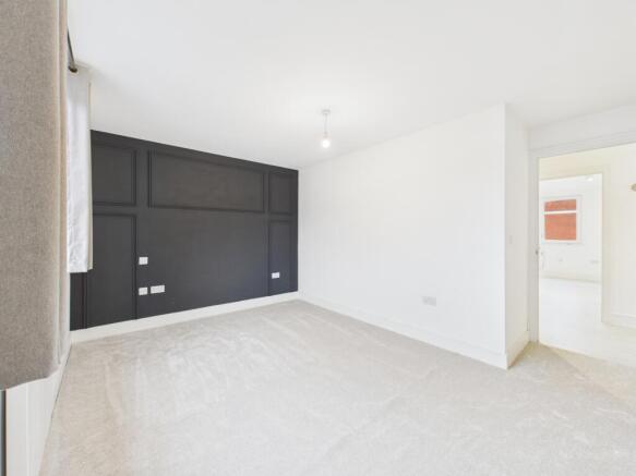 CAM02119G0-PR0510-STILL005