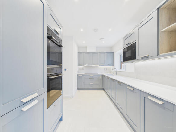 CAM02136G0-PR0513-STILL011