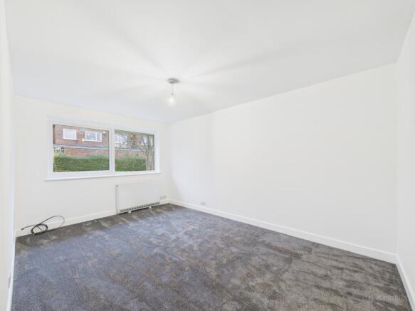 CAM02136G0-PR0512-STILL008