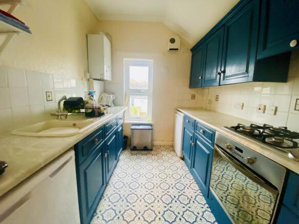 44 ave kitchen 