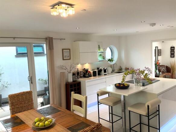 new kitchen.jpg