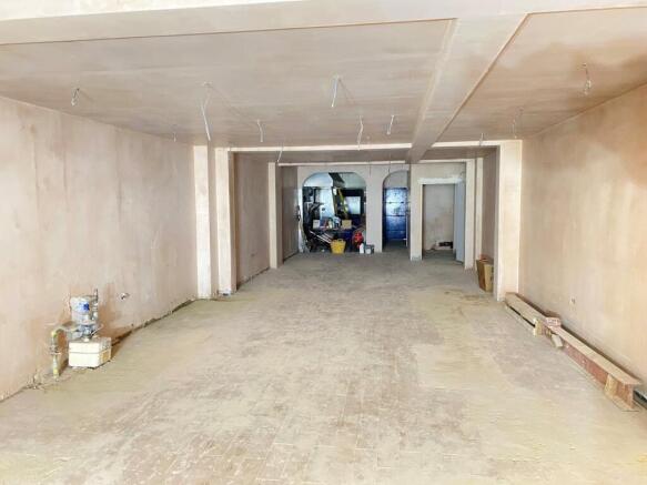 Interior 1.jpg