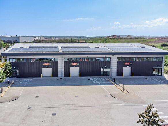 8646665exterior13800.jpg