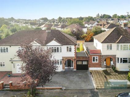 Hycliffe Gardens, Chigwell, Essex, IG7