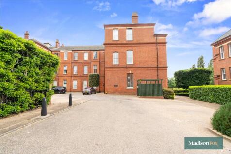 Brandesbury Square, Woodford Green, IG8