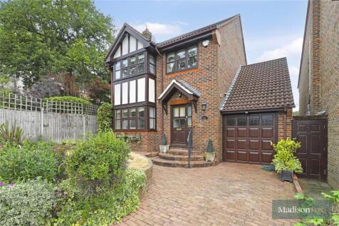 Fairview Road, Chigwell, IG7