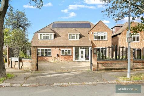 Coolgardie Avenue, Chigwell, Essex, IG7