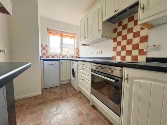 Kitchen (2).jpg