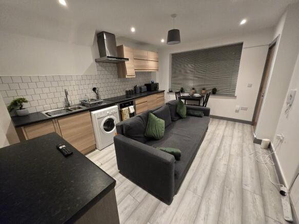 Lounge/Kitchen