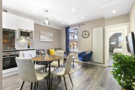 Upper Richmond Road West, East Sheen, SW14