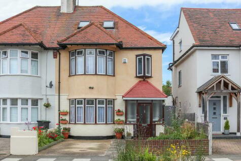 Southchurch - 5 bedroom semi-detached house for sale
